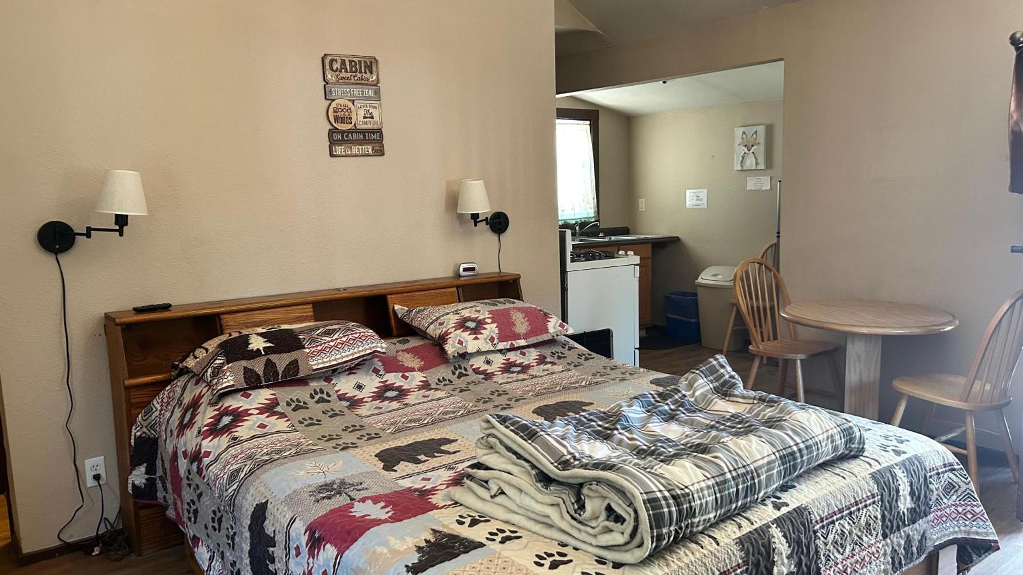 Fox N Bear Big Bear Motel *
