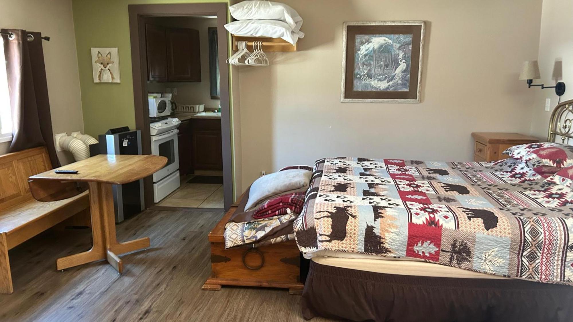 Fox N Bear Big Bear Motel