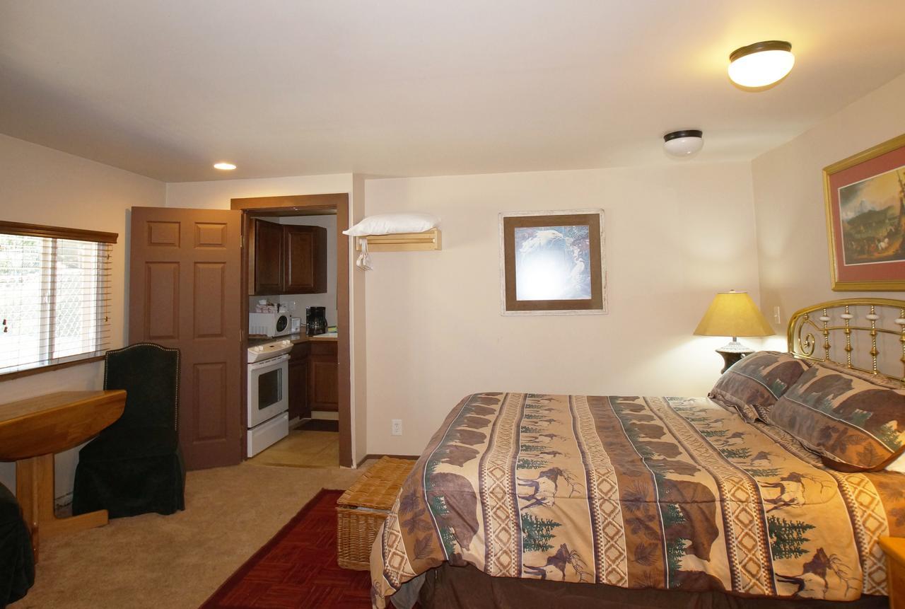 Fox N Bear Big Bear Motel